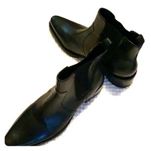 Aerosoles black ankle boots size 7.5